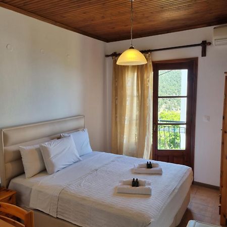 Zeus Guesthouse Panagia  Eksteriør billede