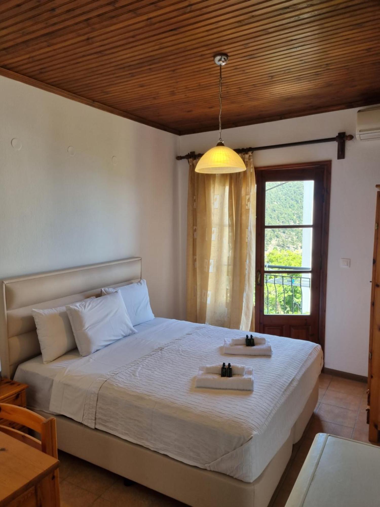 Zeus Guesthouse Panagia  Eksteriør billede